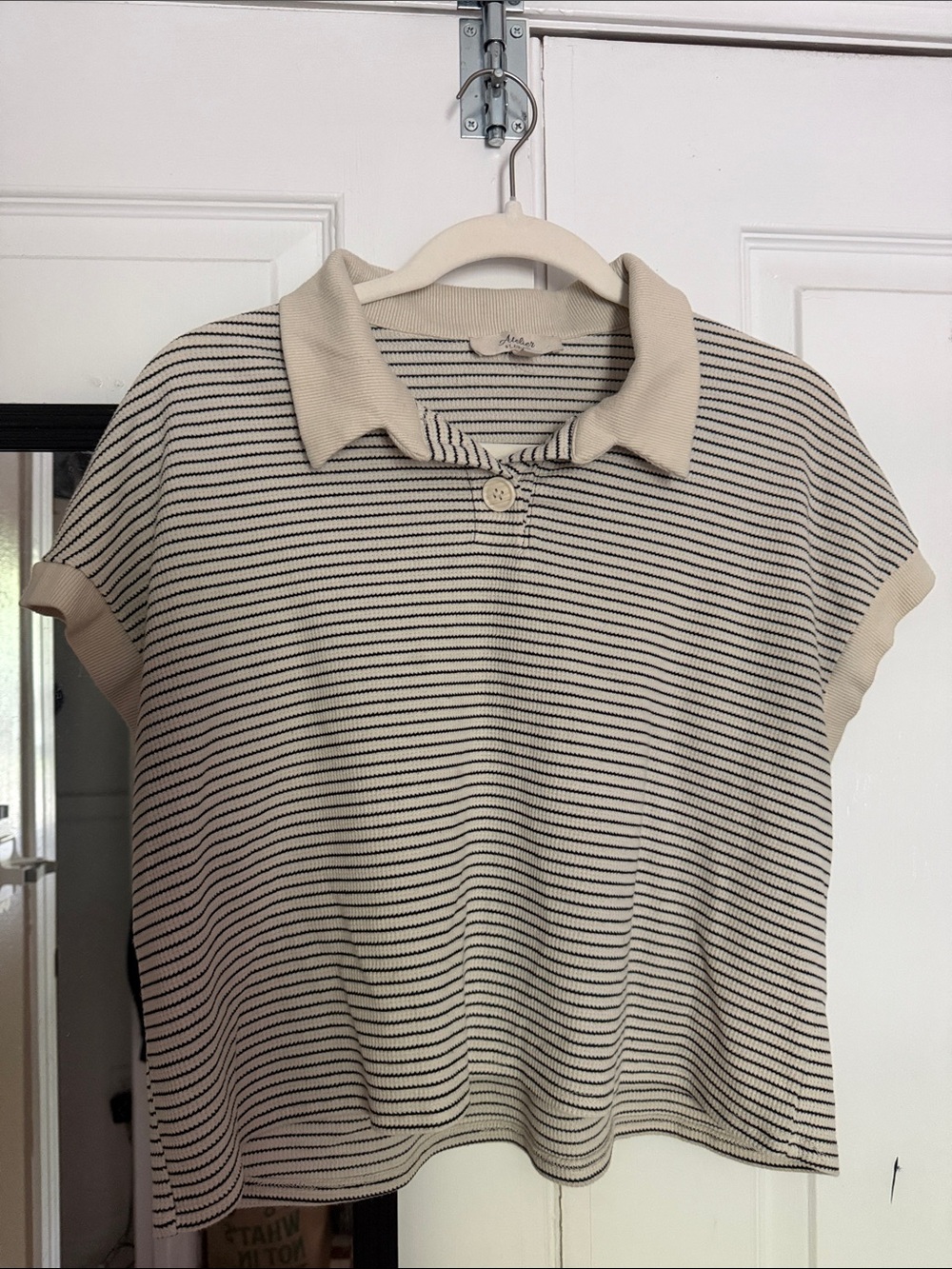 Striped collar shirt